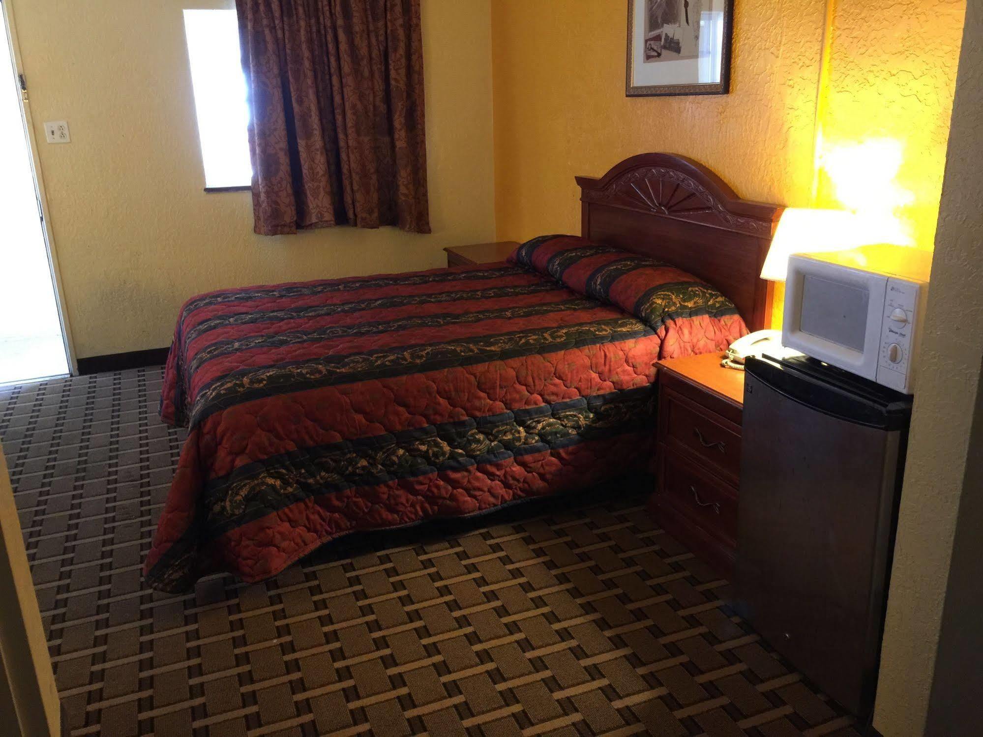 Encore Motel Farmington Bagian luar foto